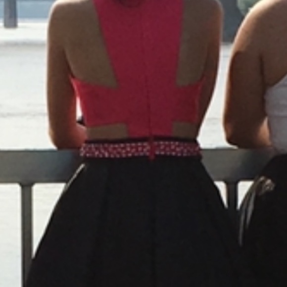 MACDUGGAL prom dress - Picture 3 of 5